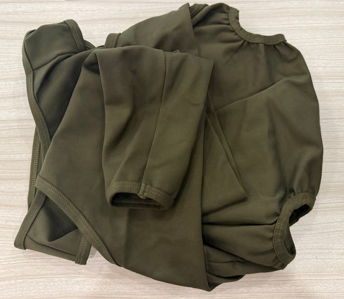 Dog Rear Leg Sleeve to Prevent Licking Skin Wound Help Recovery Suit, Hind Leg Incisions, Long Time Comfort, Fast & Easy Dressing, Secure Comfortable Fit, Cone Alternative, Daily Wear Pants