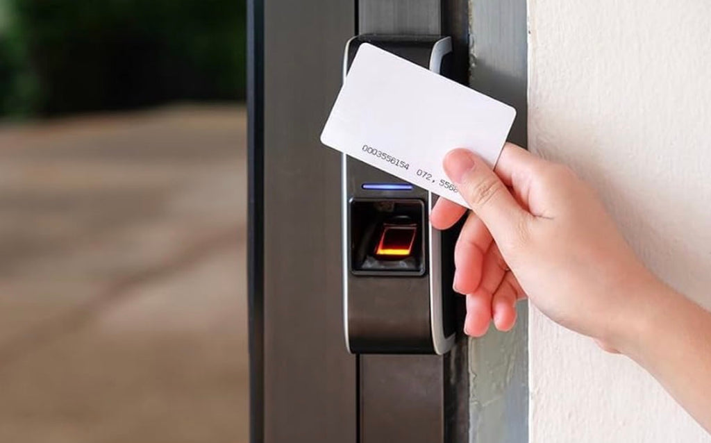 100 Pack Contactless 125kHz RFID Proximity ID Cards IC Smart Intelligent Card 0.8mm Thick for Access Control System & Time Attandance & Door Entry Access TK4100 EM4100 Read Only